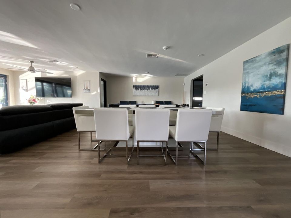 For Sale: $1,200,000 (3 beds, 2 baths, 1641 Square Feet)