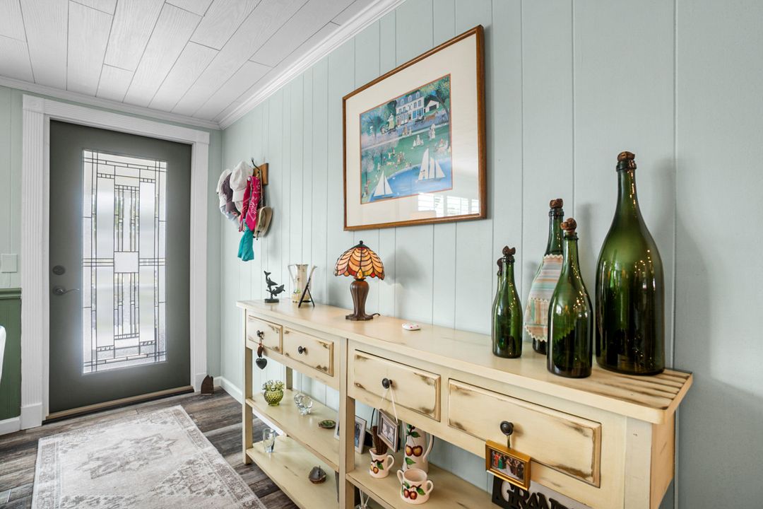 For Sale: $219,900 (3 beds, 2 baths, 1692 Square Feet)