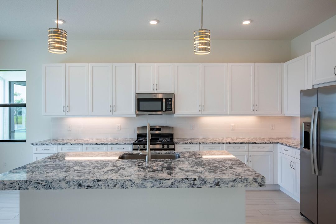 For Rent: $5,750 (3 beds, 3 baths, 2217 Square Feet)