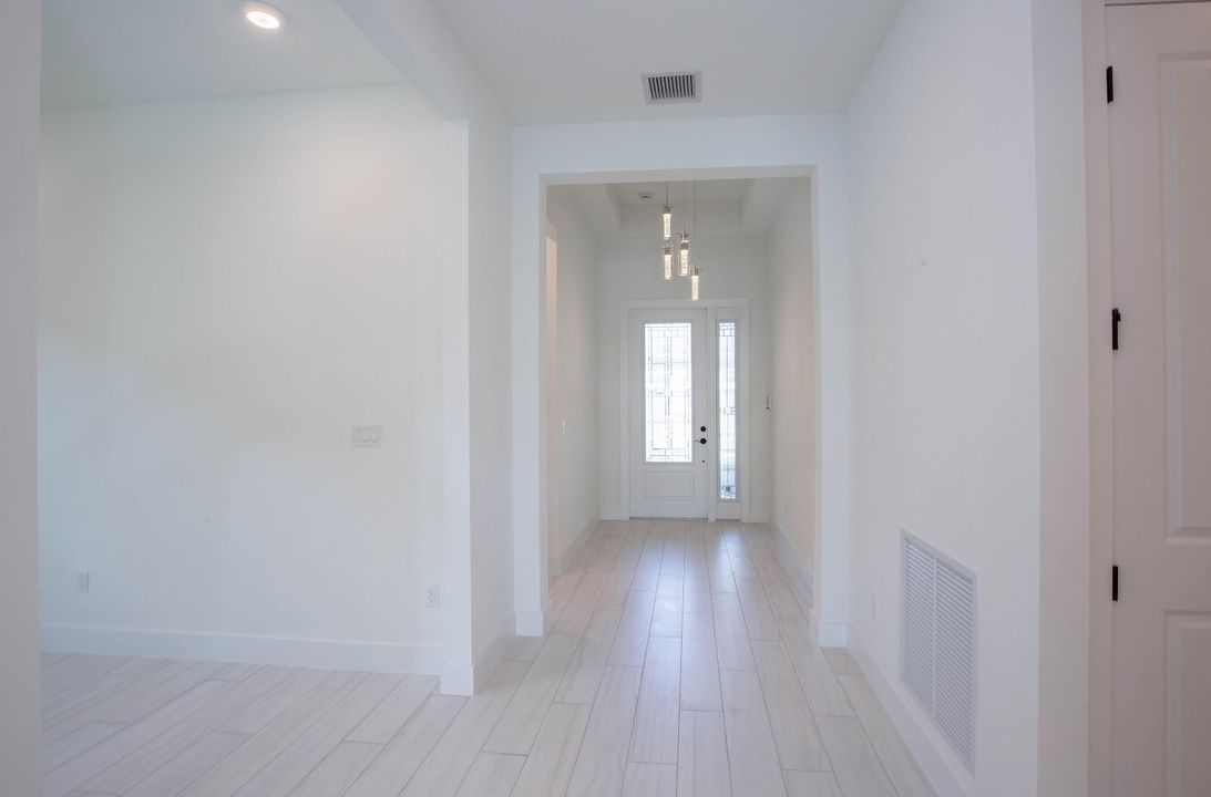 For Rent: $5,750 (3 beds, 3 baths, 2217 Square Feet)