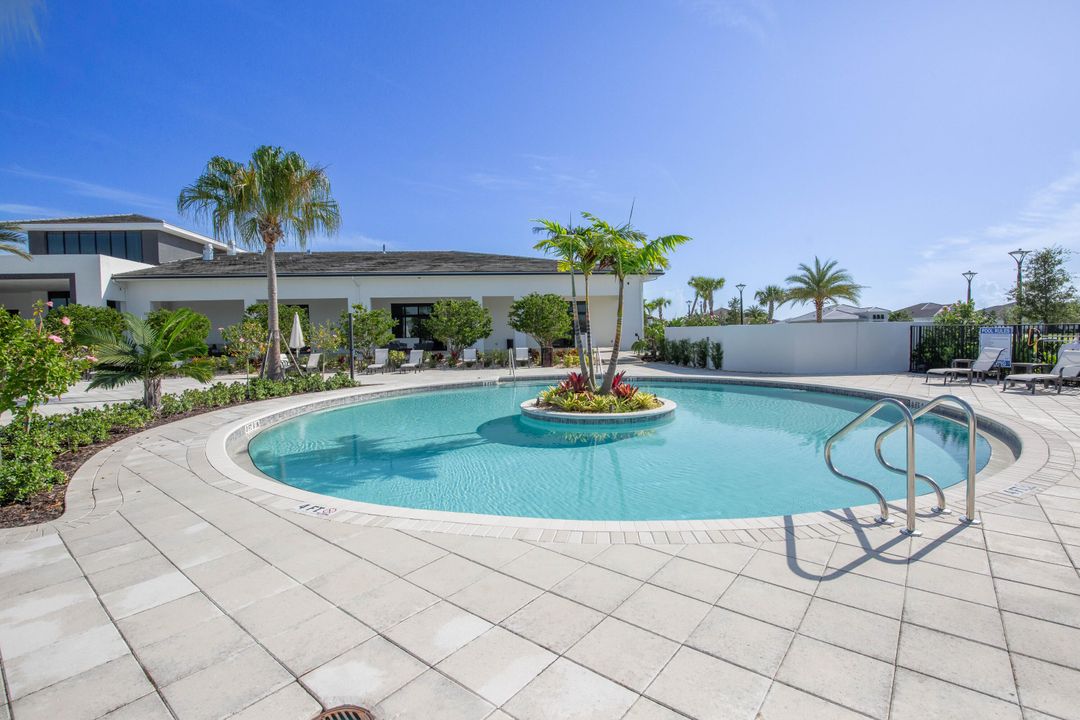 For Rent: $5,750 (3 beds, 3 baths, 2217 Square Feet)