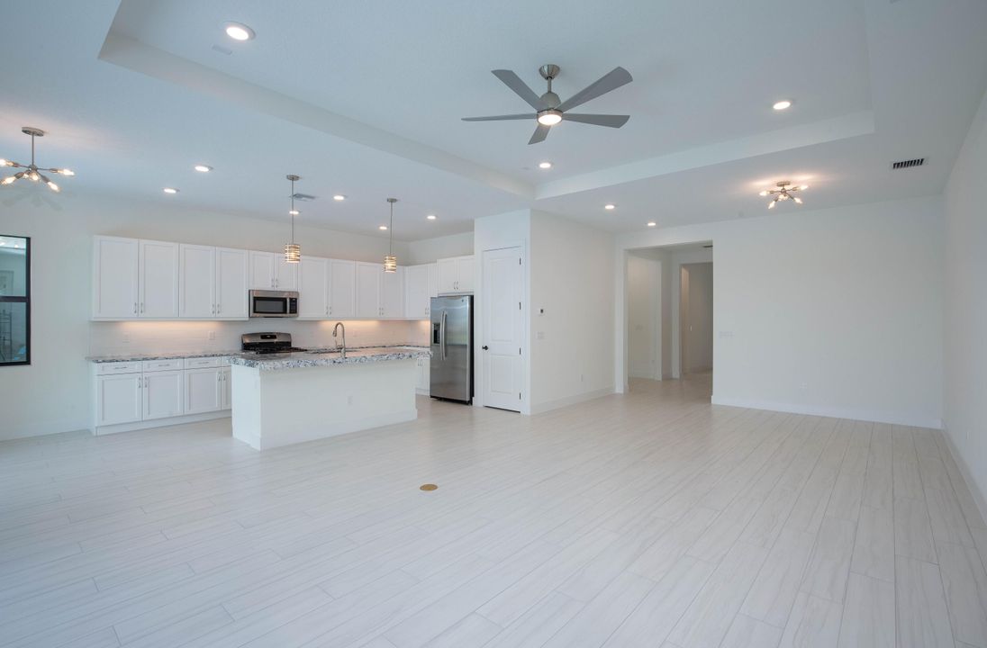 For Rent: $5,750 (3 beds, 3 baths, 2217 Square Feet)