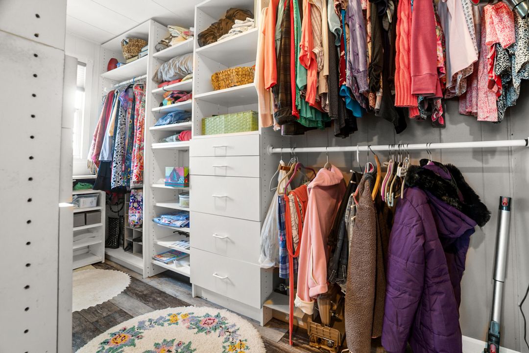 For Sale: $219,900 (3 beds, 2 baths, 1692 Square Feet)