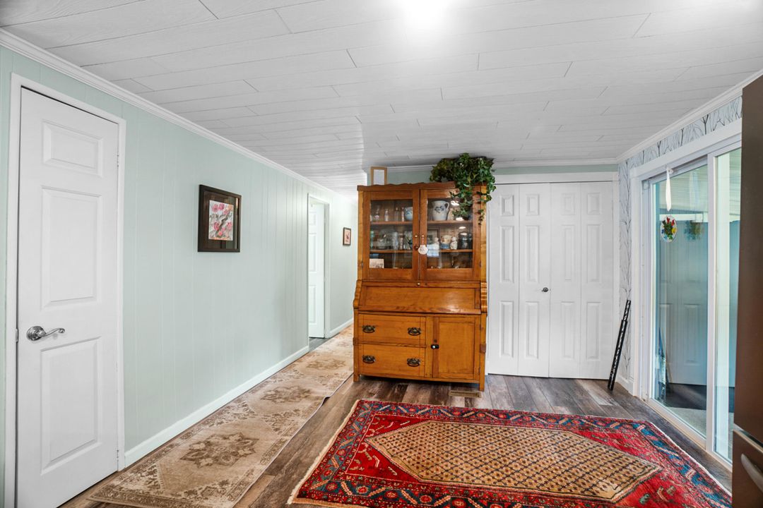 For Sale: $219,900 (3 beds, 2 baths, 1692 Square Feet)