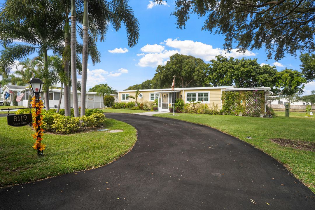 For Sale: $219,900 (3 beds, 2 baths, 1692 Square Feet)