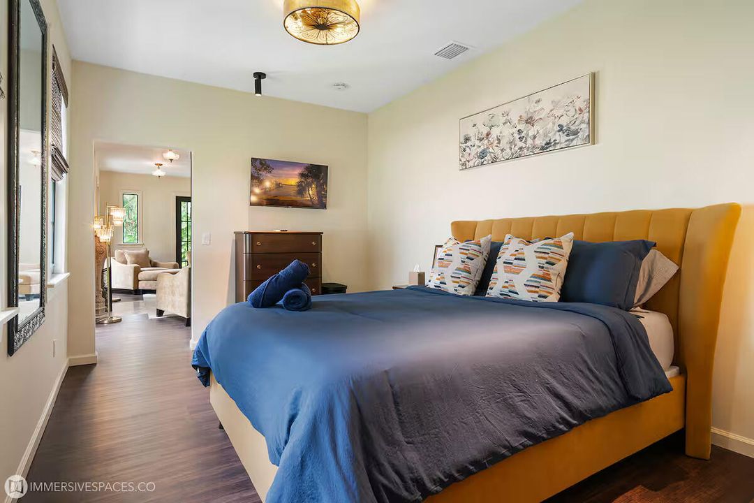 For Sale: $1,400,000 (4 beds, 4 baths, 1322 Square Feet)