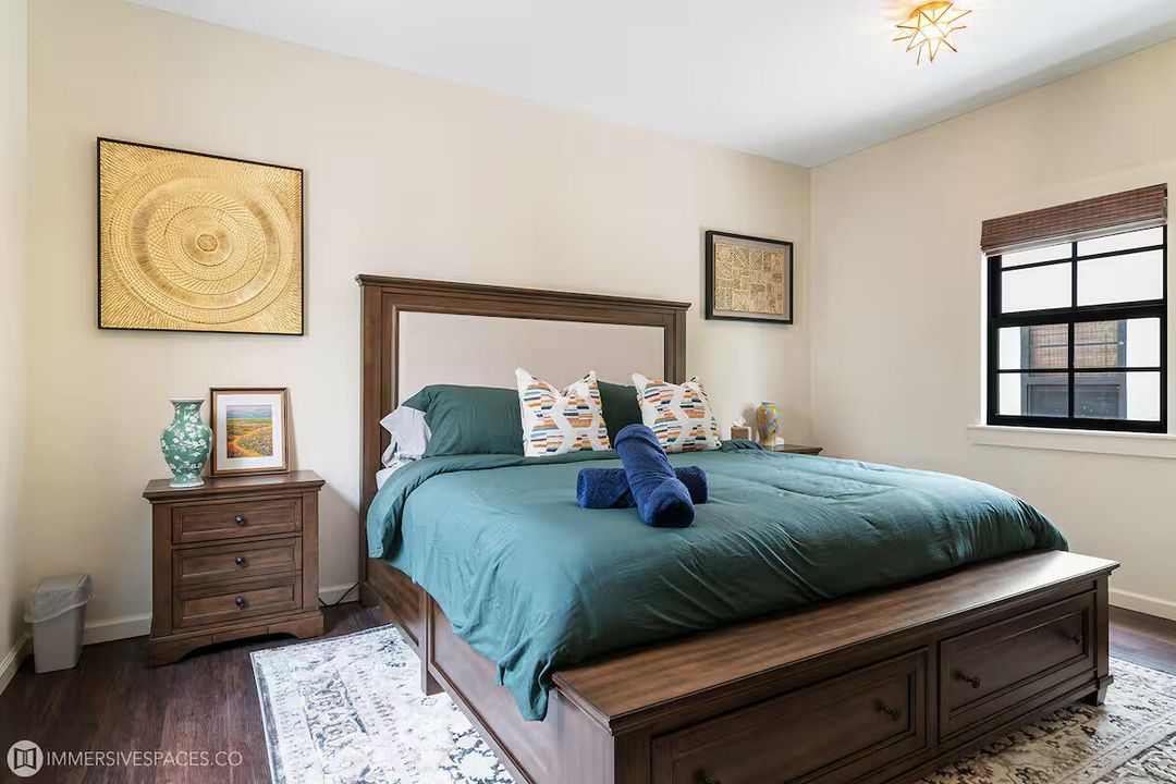 For Sale: $1,400,000 (4 beds, 4 baths, 1322 Square Feet)