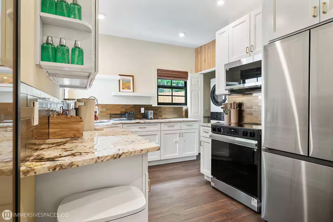 For Sale: $1,400,000 (4 beds, 4 baths, 1322 Square Feet)