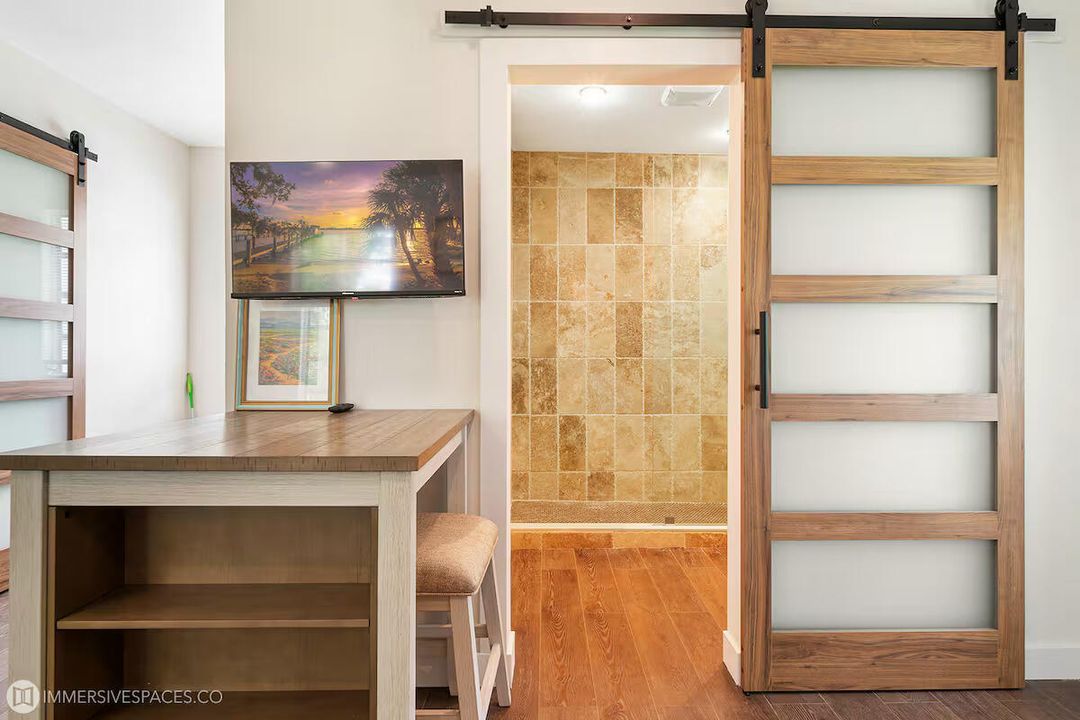 For Sale: $1,400,000 (4 beds, 4 baths, 1322 Square Feet)