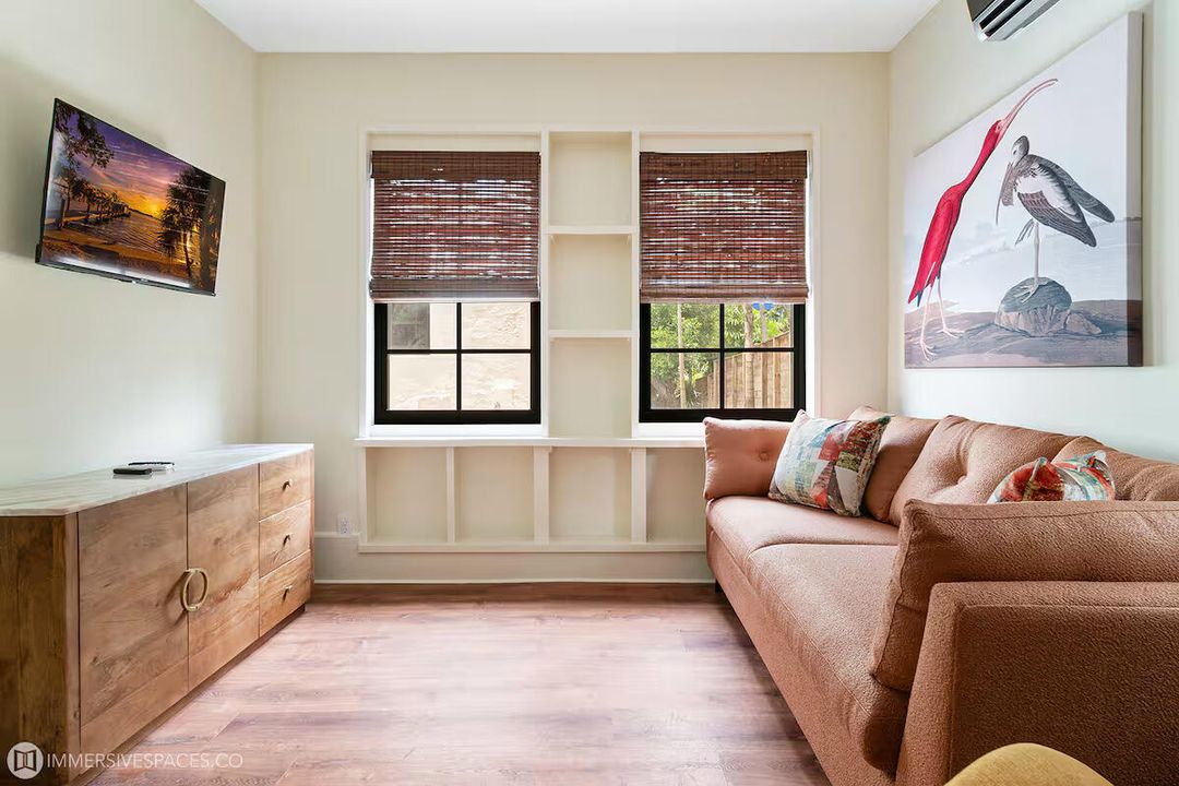 For Sale: $1,400,000 (4 beds, 4 baths, 1322 Square Feet)