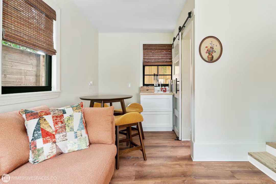 For Sale: $1,400,000 (4 beds, 4 baths, 1322 Square Feet)