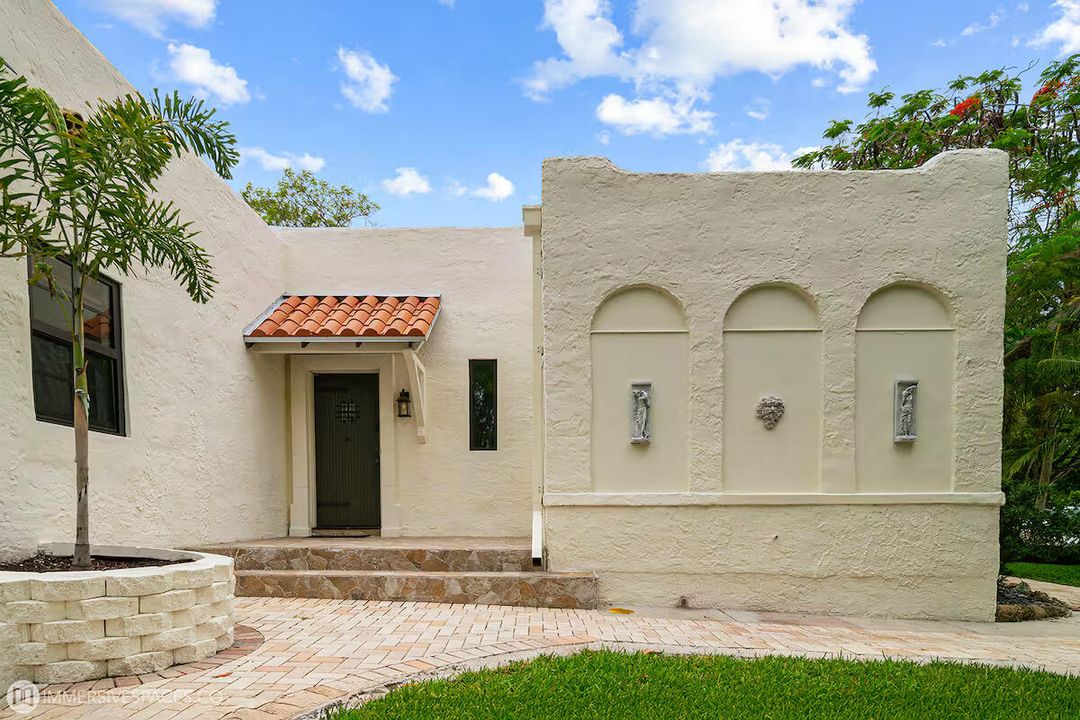 For Sale: $1,400,000 (4 beds, 4 baths, 1322 Square Feet)