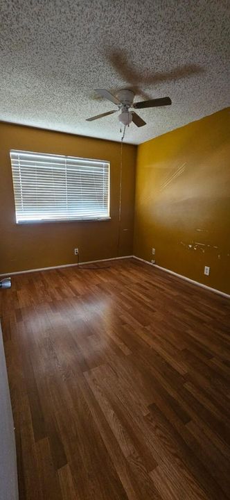Active With Contract: $125,000 (2 beds, 1 baths, 840 Square Feet)