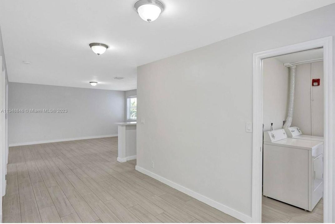 For Rent: $2,400 (2 beds, 1 baths, 825 Square Feet)