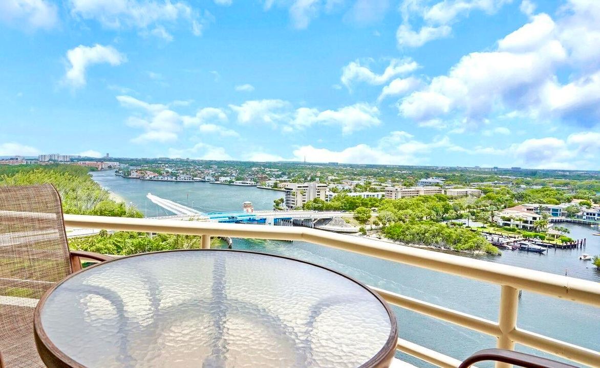 В аренду: $10,750 (2 спален, 2 ванн, 1697 Квадратных фут)