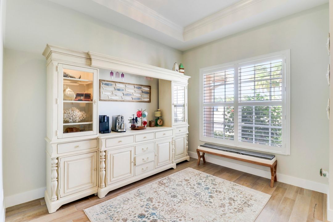 En Venta: $665,000 (4 camas, 3 baños, 2080 Pies cuadrados)