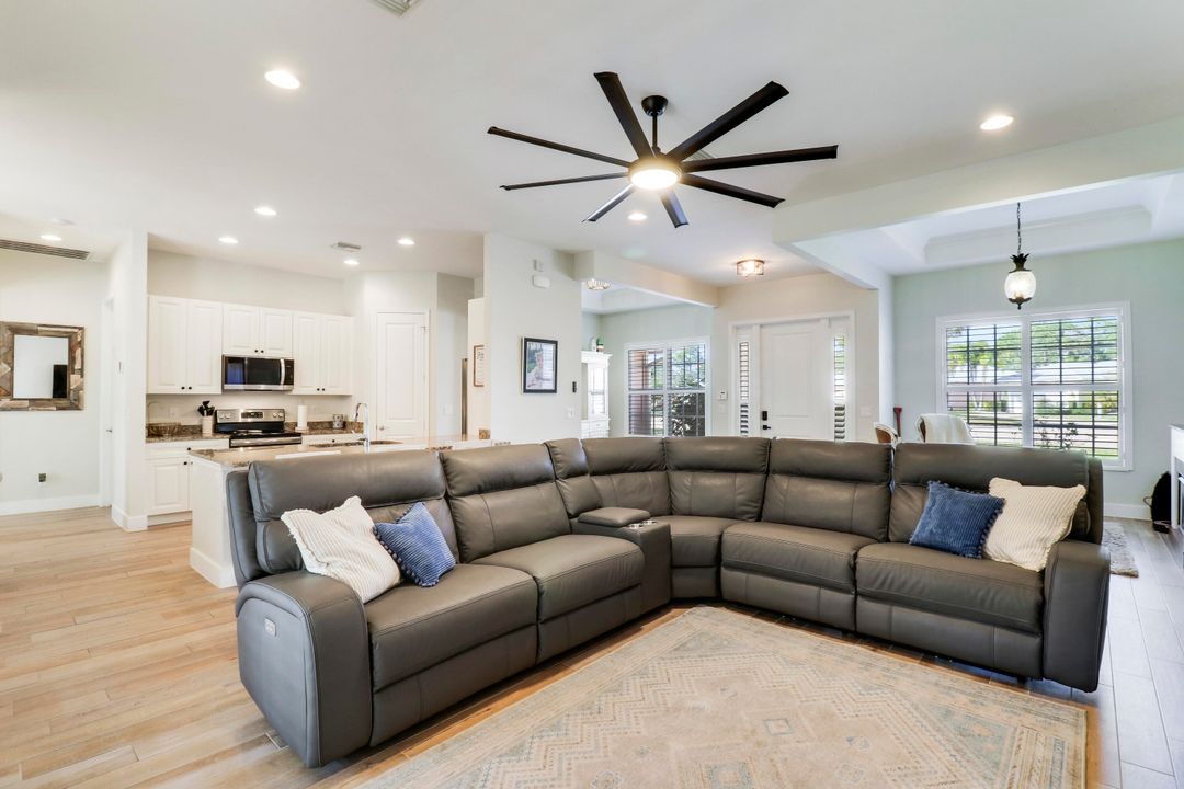 En Venta: $665,000 (4 camas, 3 baños, 2080 Pies cuadrados)