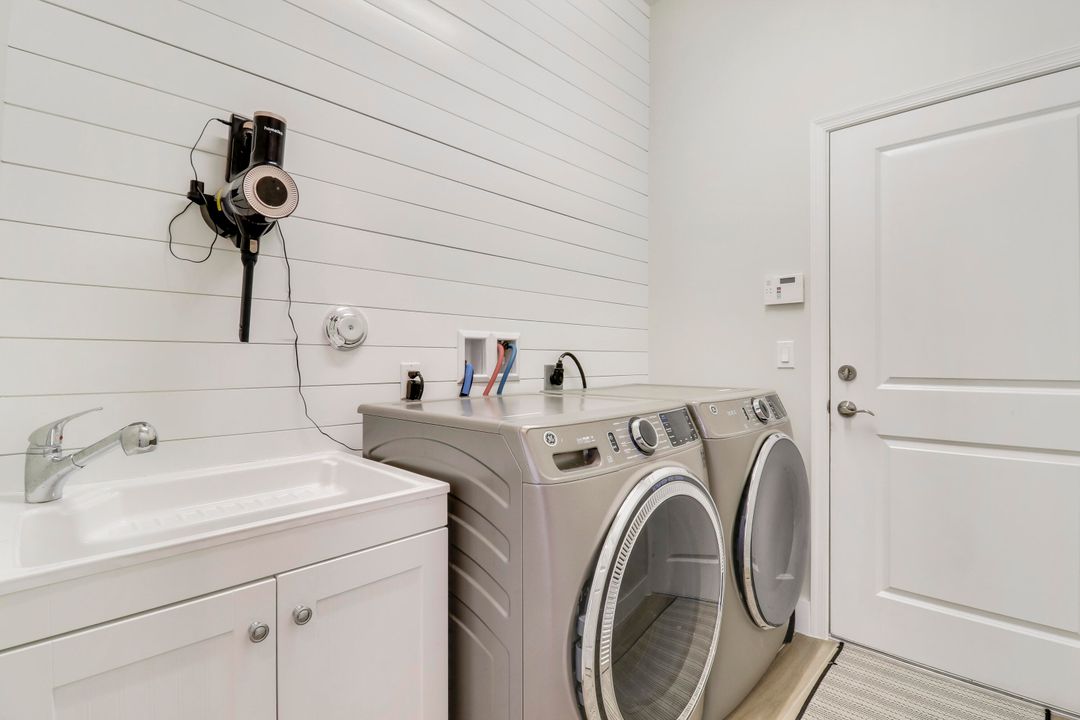 En Venta: $665,000 (4 camas, 3 baños, 2080 Pies cuadrados)