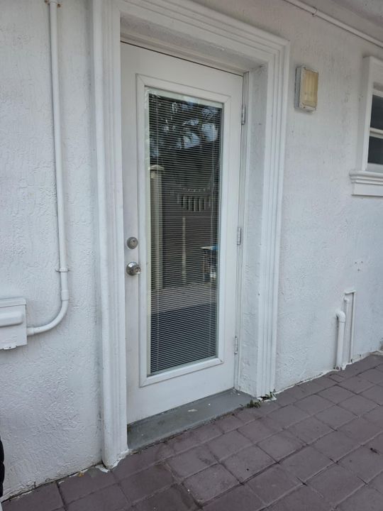 Под контрактом: $290,000 (3 спален, 2 ванн, 1447 Квадратных фут)