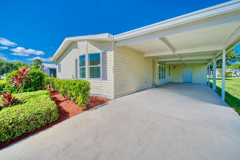 For Sale: $149,900 (3 beds, 2 baths, 1568 Square Feet)