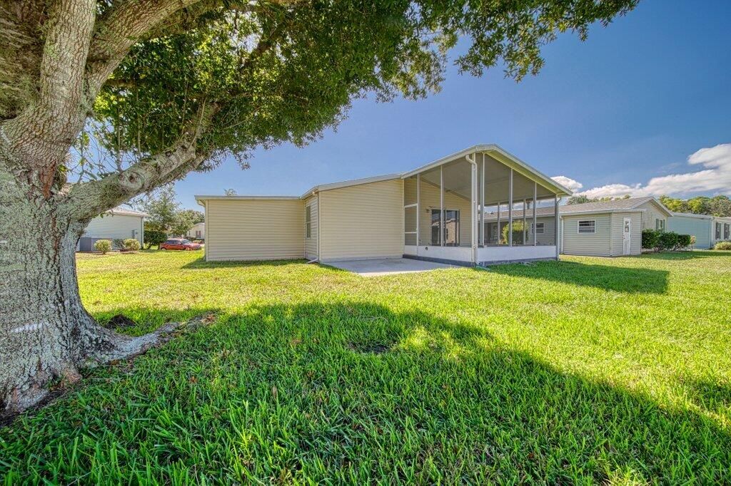 For Sale: $149,900 (3 beds, 2 baths, 1568 Square Feet)