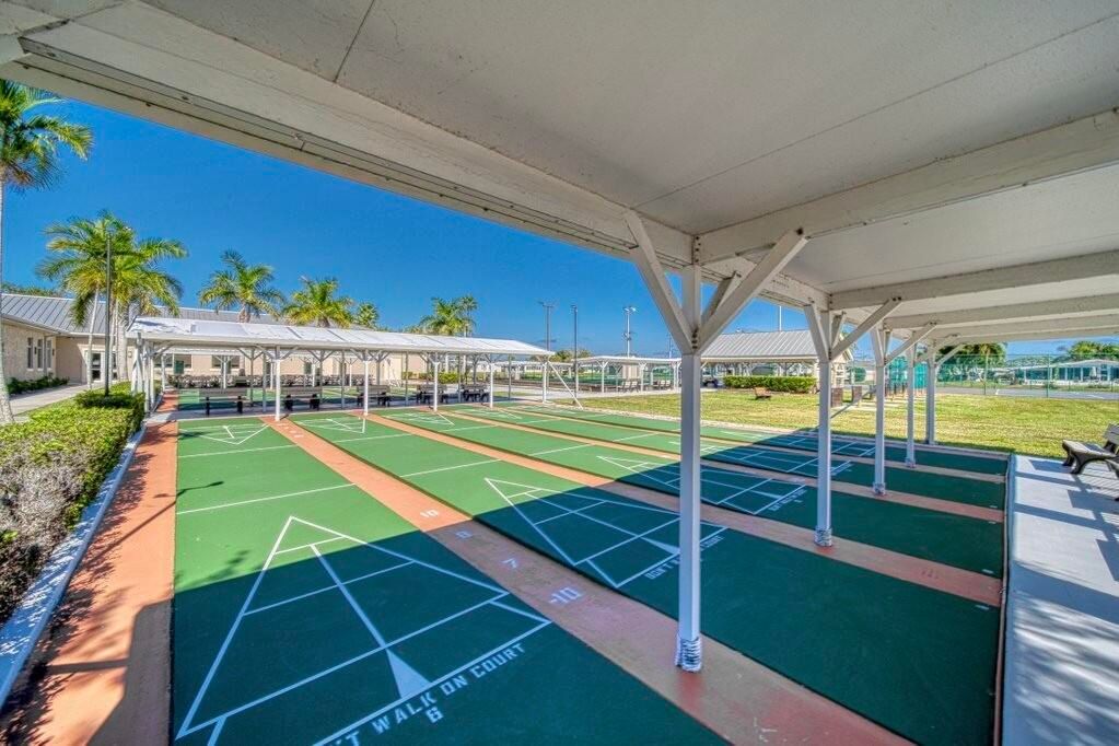 For Sale: $149,900 (3 beds, 2 baths, 1568 Square Feet)