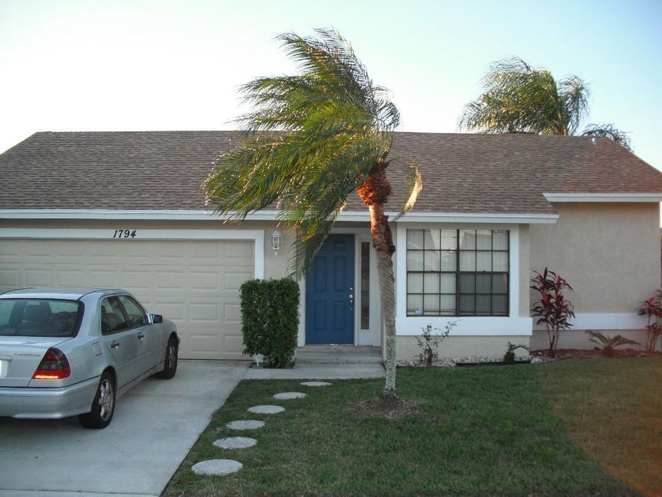 For Rent: $3,200 (3 beds, 2 baths, 1524 Square Feet)