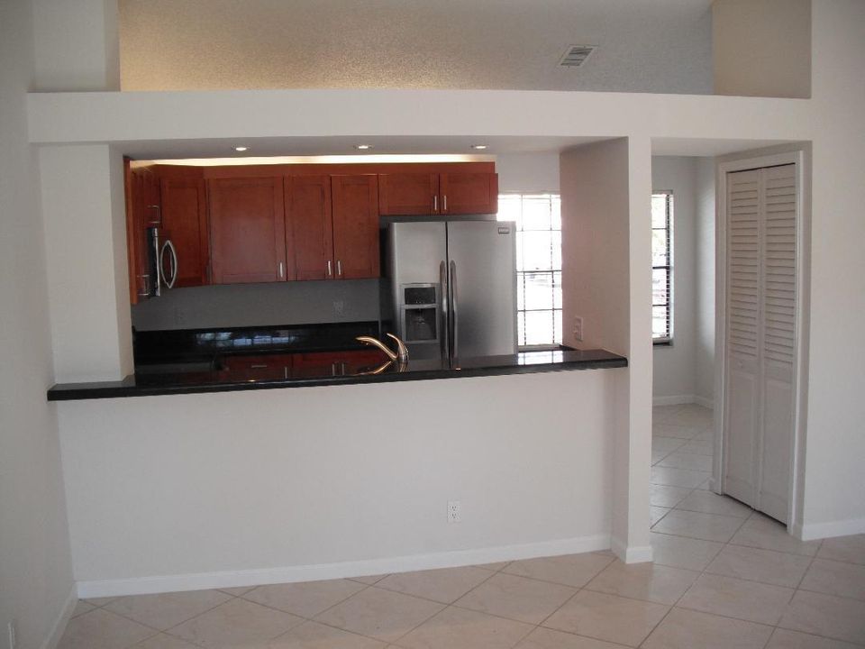 For Rent: $3,200 (3 beds, 2 baths, 1524 Square Feet)