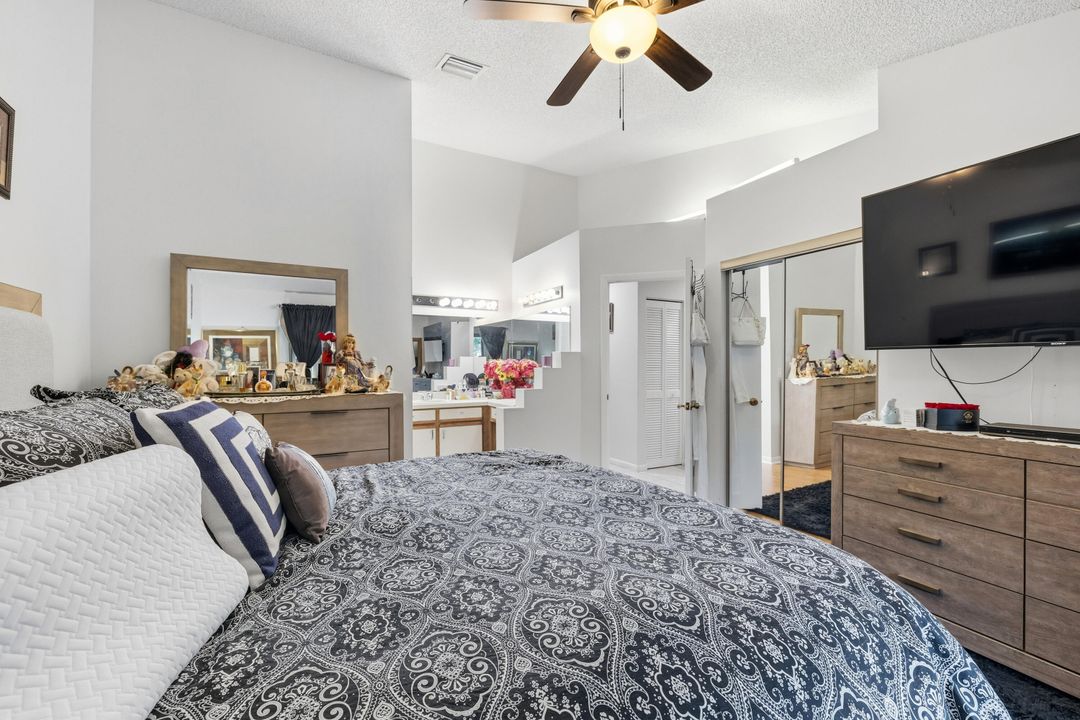 For Sale: $370,000 (2 beds, 2 baths, 1261 Square Feet)