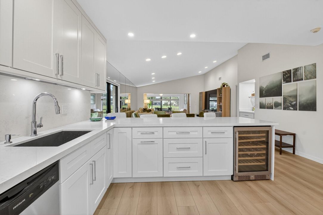 待售: $149,900 (2 贝兹, 2 浴室, 1760 平方英尺)