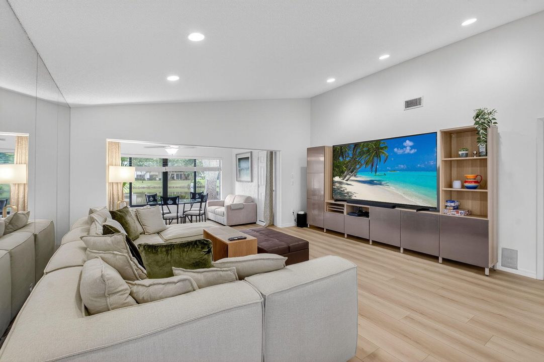 待售: $149,900 (2 贝兹, 2 浴室, 1760 平方英尺)