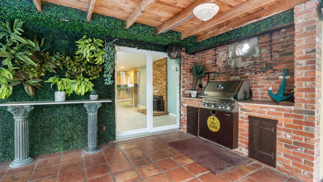 En Venta: $625,000 (3 camas, 2 baños, 1802 Pies cuadrados)