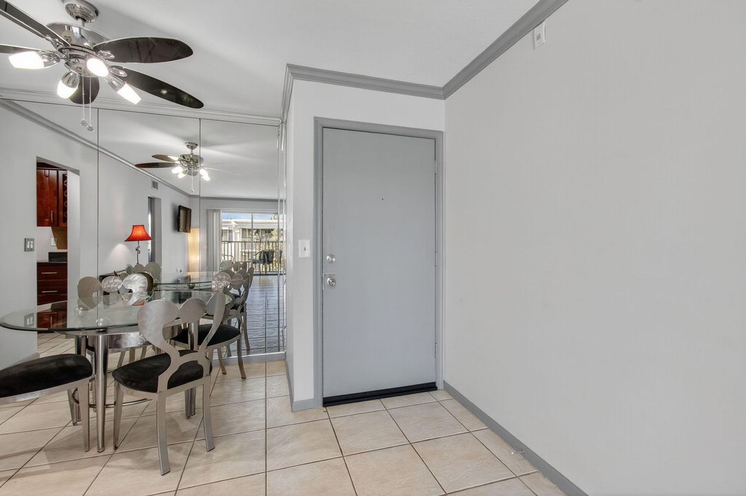 For Sale: $185,000 (1 beds, 1 baths, 667 Square Feet)