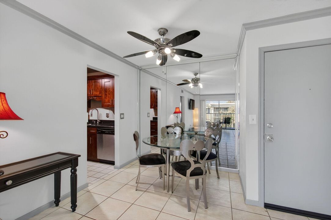 For Sale: $185,000 (1 beds, 1 baths, 667 Square Feet)