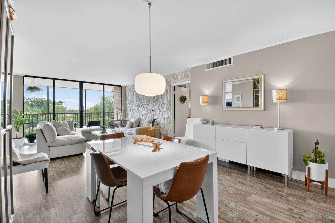 待售: $450,000 (2 贝兹, 2 浴室, 1845 平方英尺)