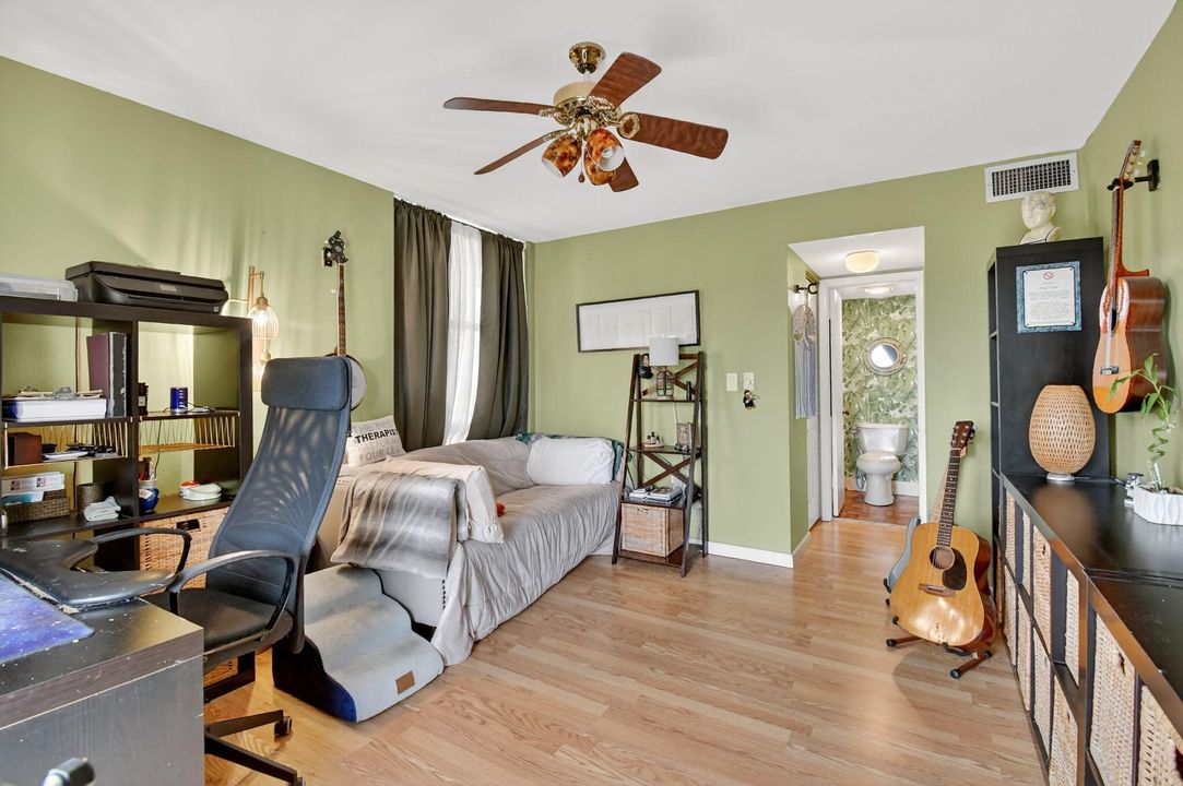 待售: $450,000 (2 贝兹, 2 浴室, 1845 平方英尺)