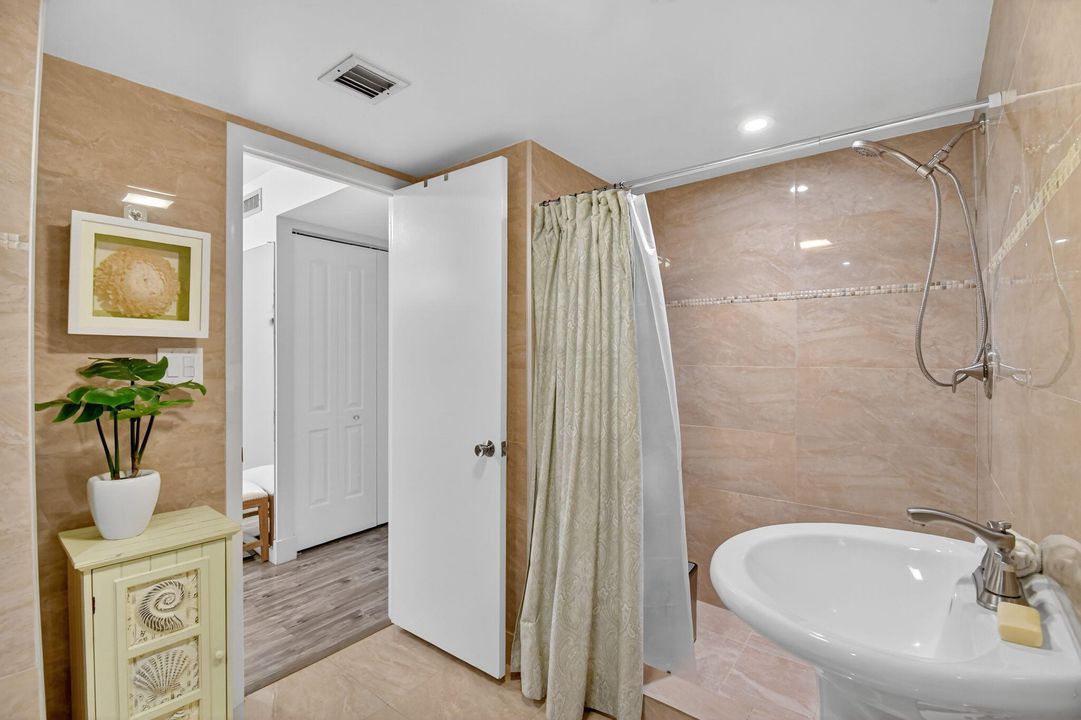 待售: $450,000 (2 贝兹, 2 浴室, 1845 平方英尺)