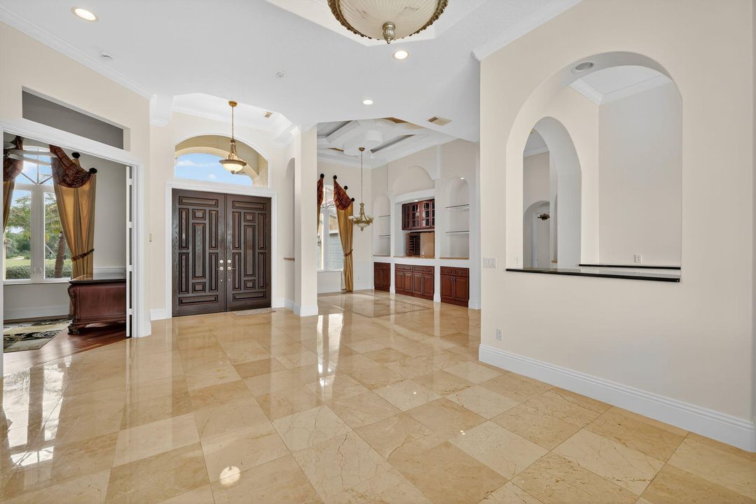 Activo con contrato: $1,990,000 (5 camas, 5 baños, 4012 Pies cuadrados)