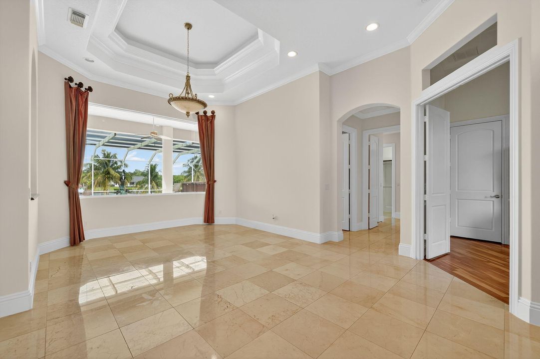 Activo con contrato: $1,990,000 (5 camas, 5 baños, 4012 Pies cuadrados)