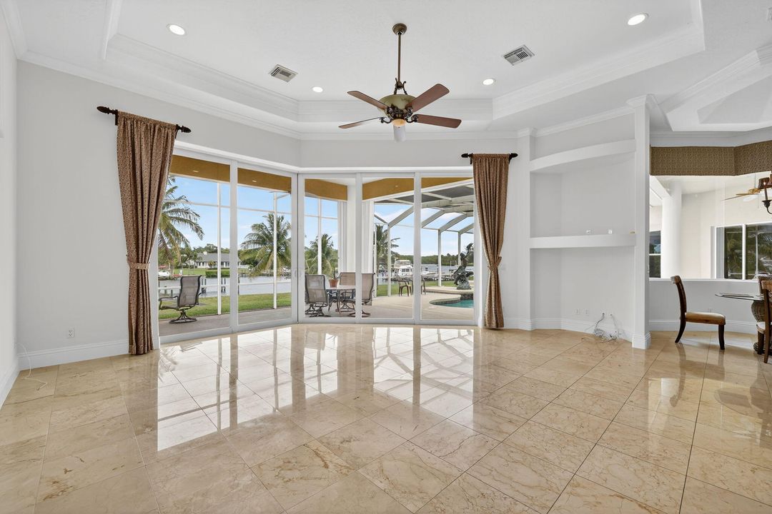 Activo con contrato: $1,990,000 (5 camas, 5 baños, 4012 Pies cuadrados)