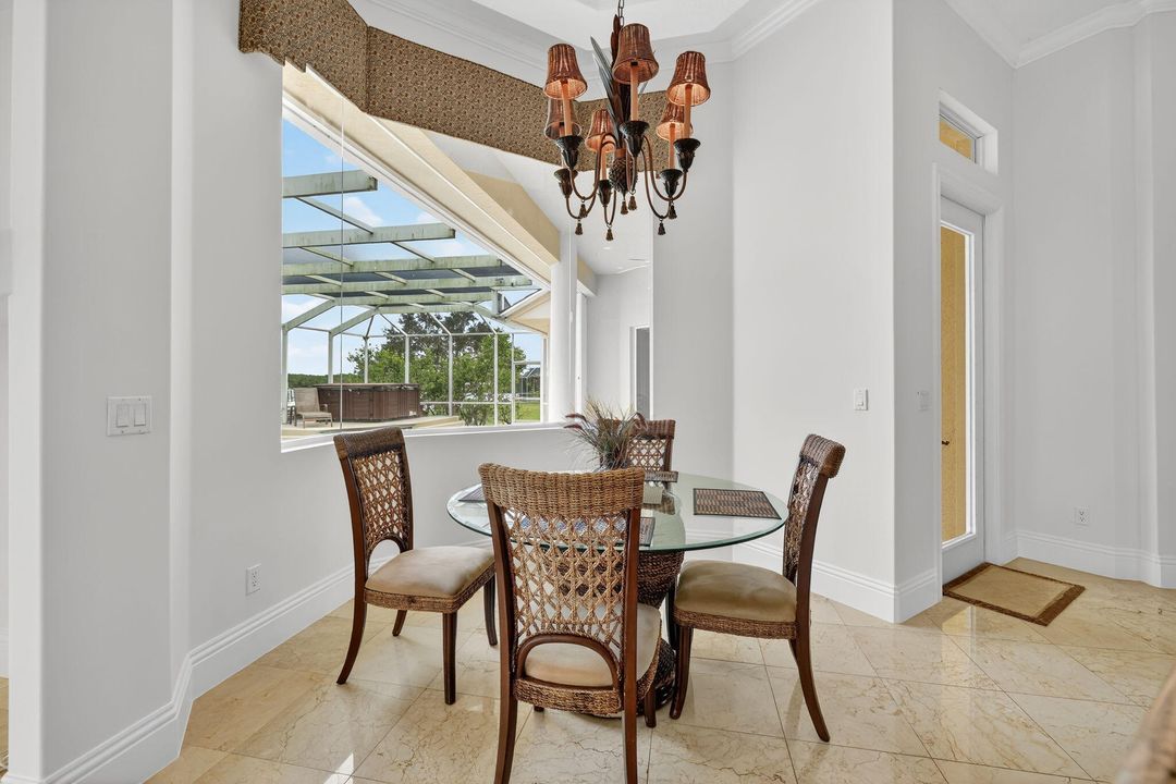 Activo con contrato: $1,990,000 (5 camas, 5 baños, 4012 Pies cuadrados)