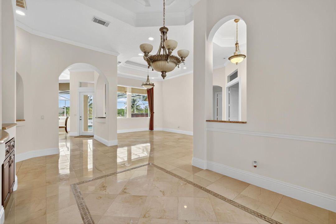 Activo con contrato: $1,990,000 (5 camas, 5 baños, 4012 Pies cuadrados)