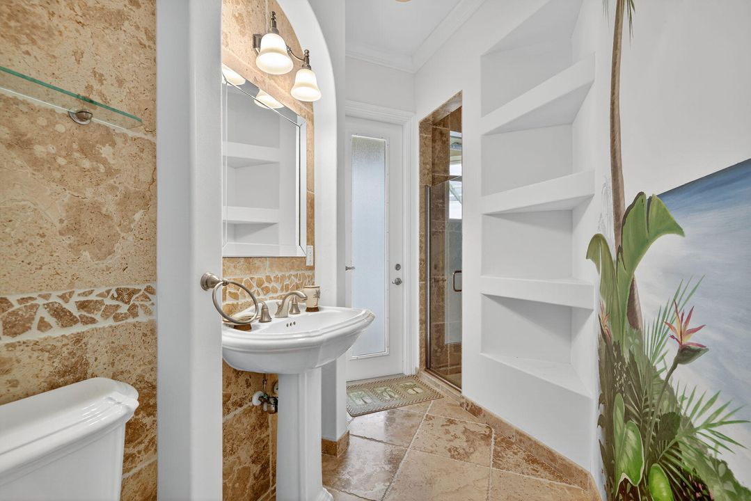 Activo con contrato: $1,990,000 (5 camas, 5 baños, 4012 Pies cuadrados)