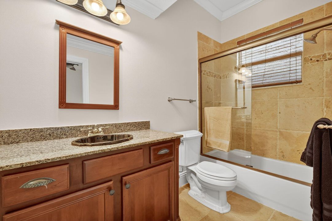 Activo con contrato: $1,990,000 (5 camas, 5 baños, 4012 Pies cuadrados)