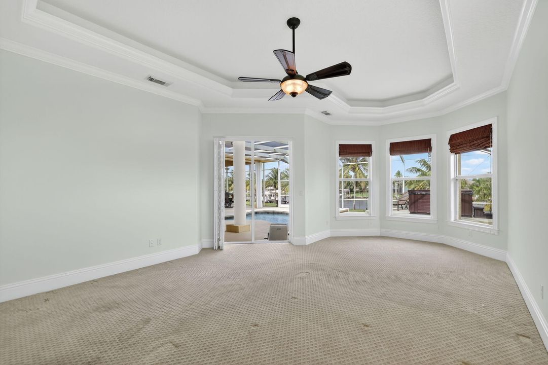 Activo con contrato: $1,990,000 (5 camas, 5 baños, 4012 Pies cuadrados)