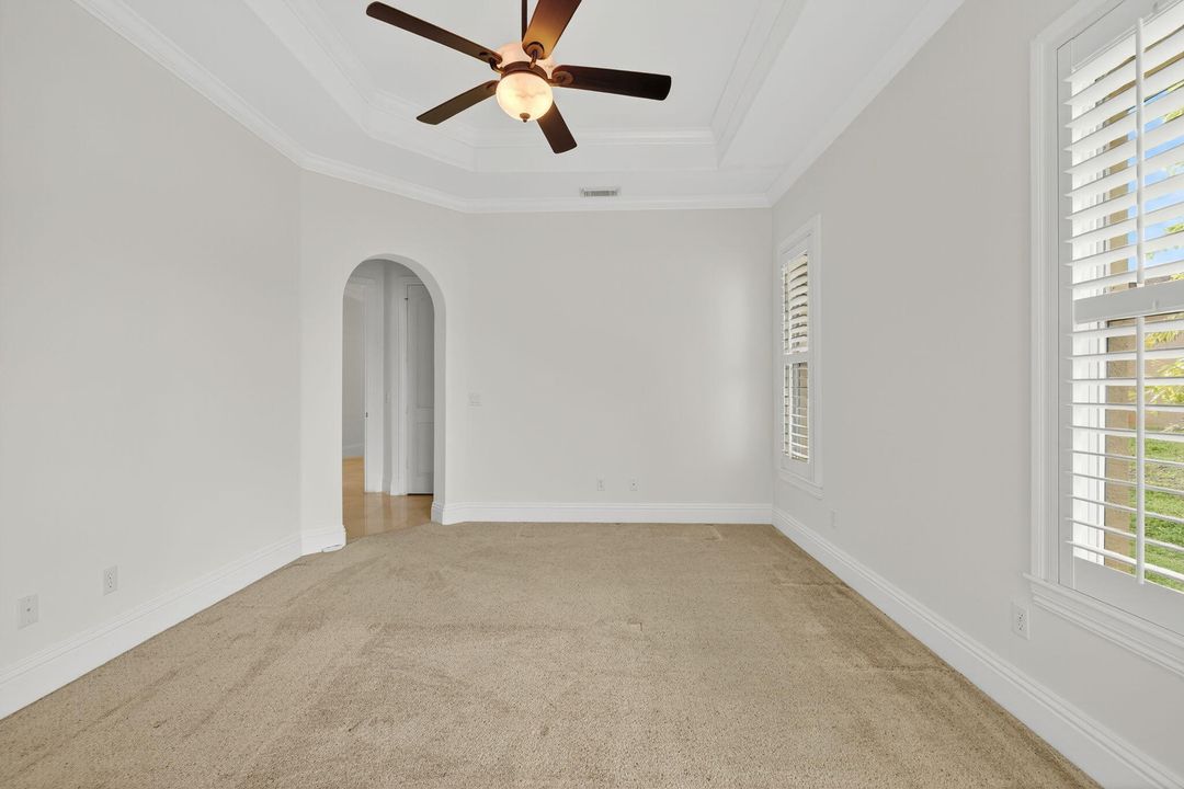 Activo con contrato: $1,990,000 (5 camas, 5 baños, 4012 Pies cuadrados)