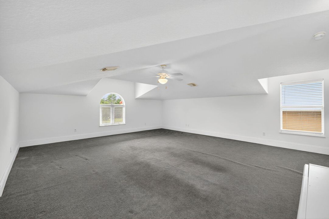 Activo con contrato: $1,990,000 (5 camas, 5 baños, 4012 Pies cuadrados)