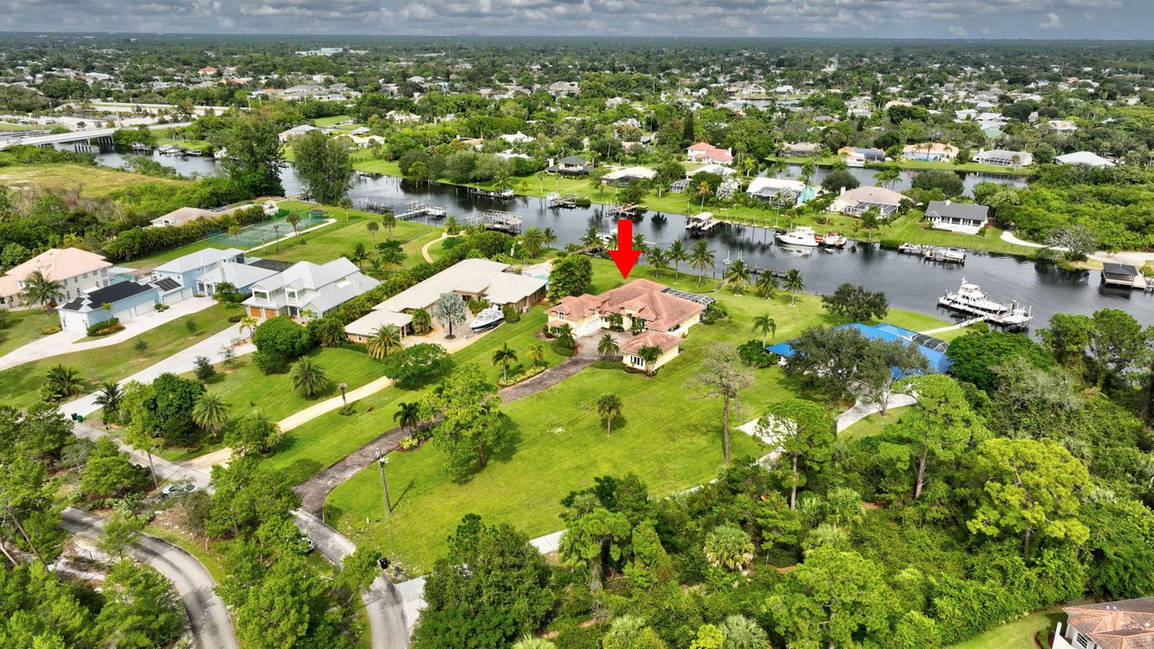 Activo con contrato: $1,990,000 (5 camas, 5 baños, 4012 Pies cuadrados)