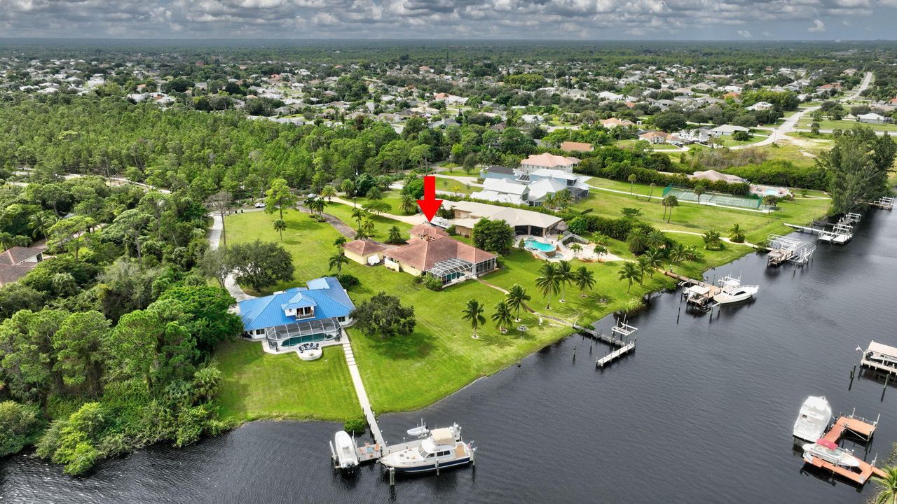 Activo con contrato: $1,990,000 (5 camas, 5 baños, 4012 Pies cuadrados)