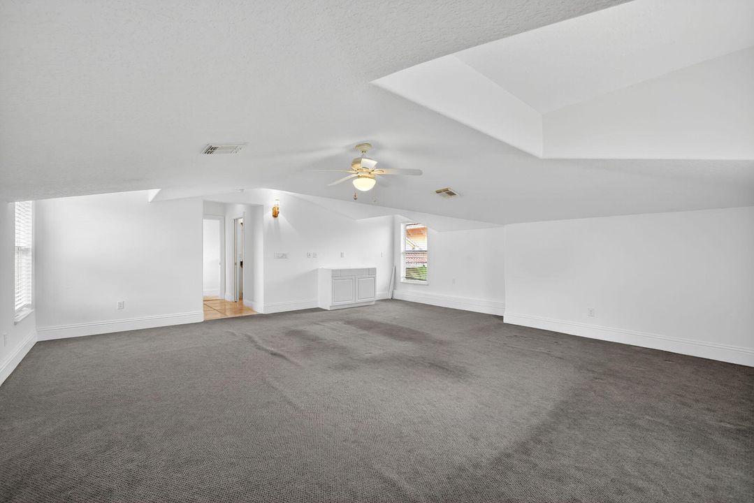 Activo con contrato: $1,990,000 (5 camas, 5 baños, 4012 Pies cuadrados)